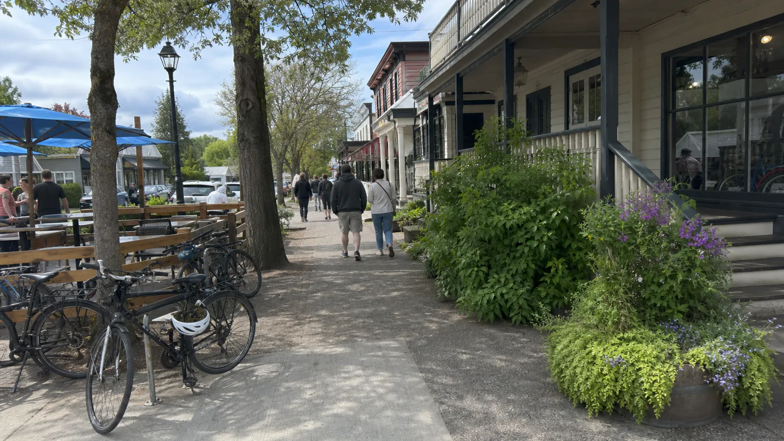 Visitors walking through Fort Langley on a weekend
